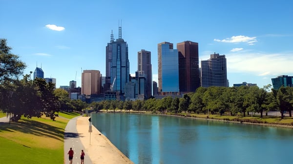 Vista de la moderna silueta de la ciudad con rascacielos y un río cerca del Wesley College.